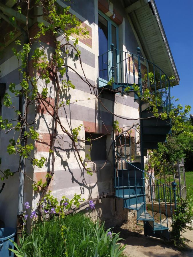 Bed and Breakfast La Fee Des Eaux Vernaison Zewnętrze zdjęcie